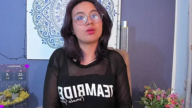 Snapshot of Nova_allen chatting on 09/24/25, 11:30 Nova allen online show from 09/24/25, 11:30