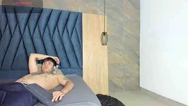 Mollyxketa1  online show from 11/26/25, 07:37