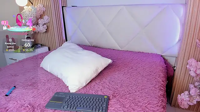 veronica hill  online show from 03/25/26, 03:12