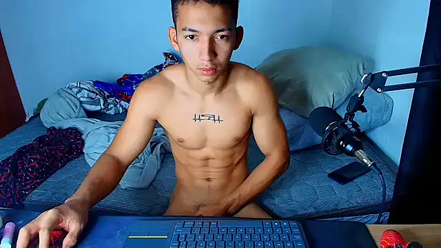 Snapshot of JuanchiT66 chatting on 11/18/25, 03:38 JuanchiT66 online show from 11/18/25, 03:38