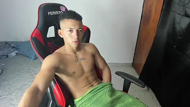 Snapshot of JuanchiT66 chatting on 03/07/26, 12:07 JuanchiT66 online show from 03/07/26, 12:07