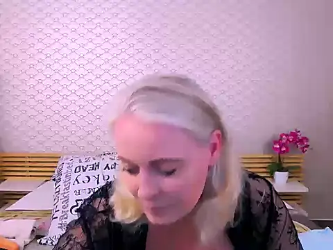 Snapshot of Anais_Janson chatting on 06/04/26, 08:15 Anais Janson online show from 06/04/26, 08:15