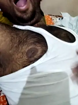 Snapshot of hairyboywithblackdick chatting on 05/18/26, 05:08 hairyboywithblackdick online show from 05/18/26, 05:08