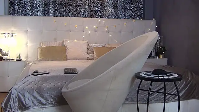 Snapshot of LadyValeriaXO chatting on 12/20/25, 12:23 LadyValeriaXO online show from 12/20/25, 12:23