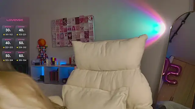 Lunainnk online show from 11/15/25, 01:47