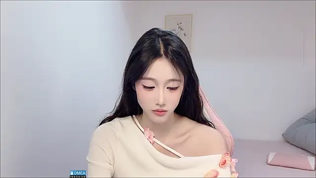 R R6 online show from 10/06/25, 01:52