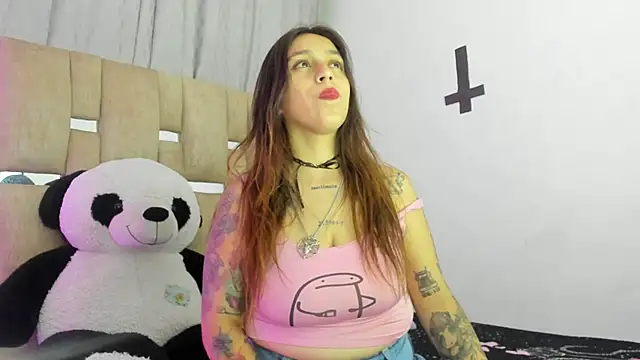 JulianaCarter online show from 11/07/25, 07:47