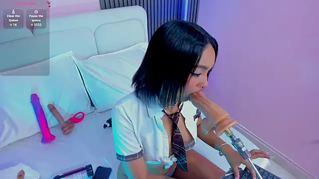 Clawdeen  wolf online show from 04/14/26, 07:53