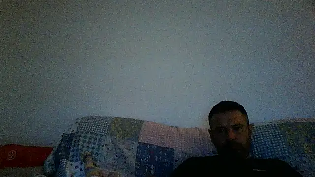 Snapshot of Feistysausage chatting on 10/29/25, 09:27 Feistysausage online show from 10/29/25, 09:27