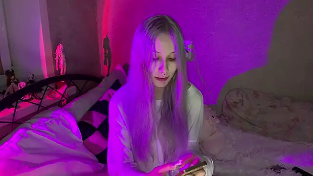 Elaincutee online show from 09/11/25, 10:10