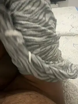 Snapshot of Madu0999 chatting on 02/17/26, 08:26 Madu0999 online show from 02/17/26, 08:26