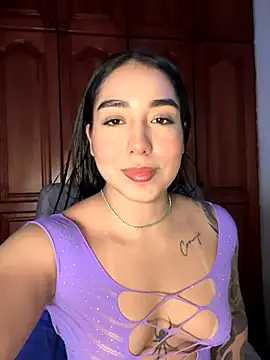 KaditaNavarro online show from 10/01/25, 05:30