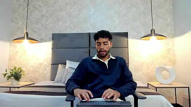 Snapshot of RaphaelDufort chatting on 09/26/25, 12:03 RaphaelDufort online show from 09/26/25, 12:03