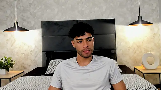 Snapshot of RaphaelDufort chatting on 10/10/25, 11:37 RaphaelDufort online show from 10/10/25, 11:37