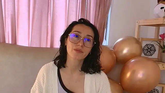 Ginevra esposito online show from 04/21/26, 12:44