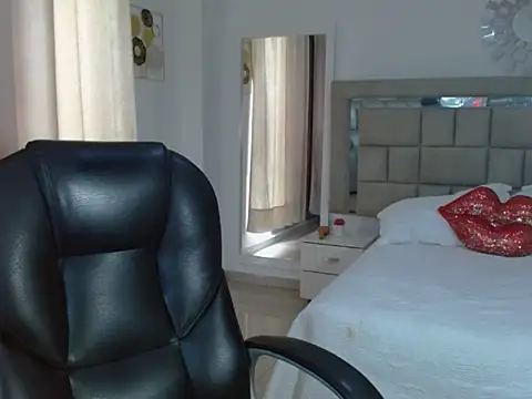 lilithfox05 online show from 10/27/25, 06:56