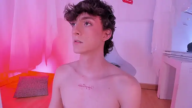 Diamond Piarce online show from 02/15/26, 07:51