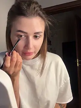 Snapshot of vexlana chatting on 09/19/25, 03:34 vexlana online show from 09/19/25, 03:34