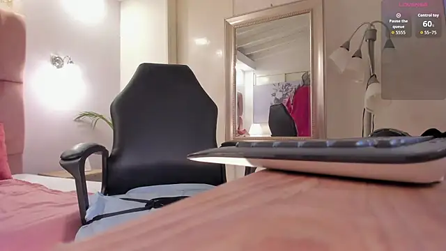 aishathornee online show from 10/22/25, 09:25