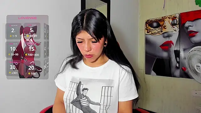 Snapshot of Raven_Rouge_ chatting on 09/18/25, 04:58 Raven Rouge  online show from 09/18/25, 04:58