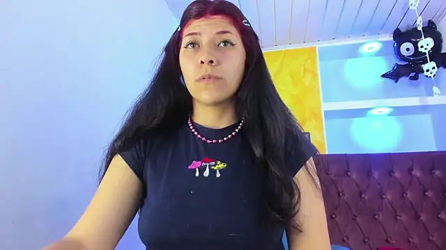 Snapshot of Raven_Rouge_ chatting on 10/28/25, 05:22 Raven Rouge  online show from 10/28/25, 05:22