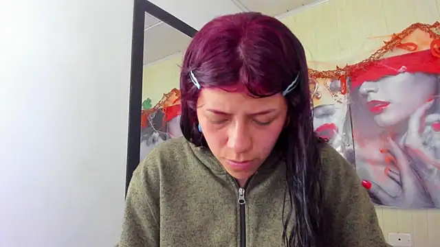 Snapshot of Raven_Rouge_ chatting on 10/31/25, 05:19 Raven Rouge  online show from 10/31/25, 05:19