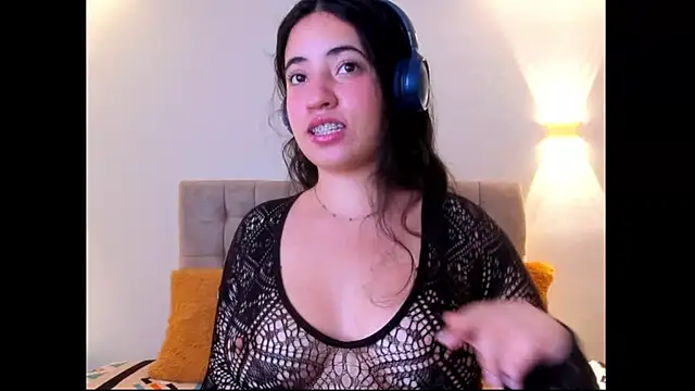 Snapshot of Nicol_Chang chatting on 10/09/25, 03:59 Nicol Chang online show from 10/09/25, 03:59