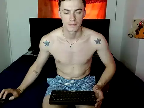 Snapshot of Ken_bigcock77 chatting on 09/12/25, 06:08 Ken bigcock77 online show from 09/12/25, 06:08