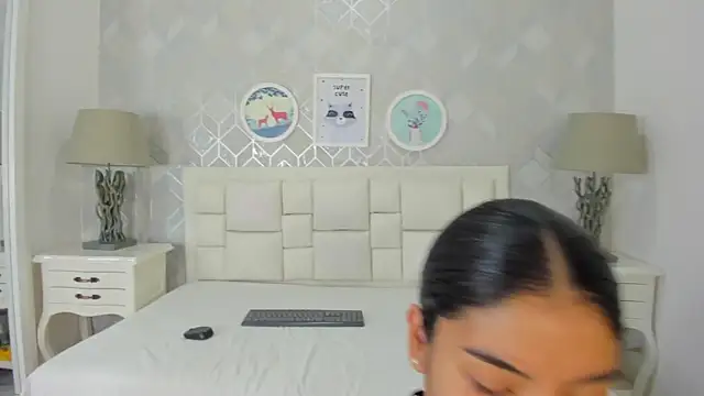 naia cox online show from 04/11/26, 03:44