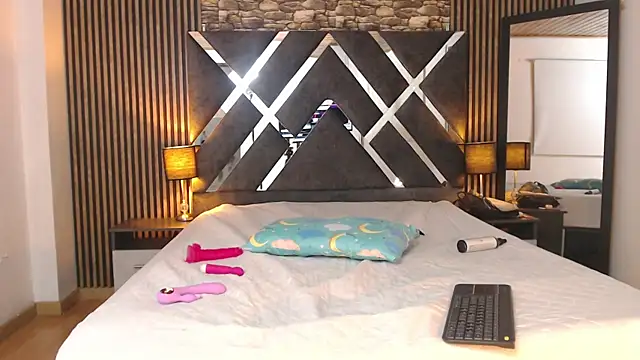 channelhs online show from 09/12/25, 04:34