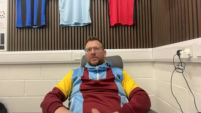 Snapshot of bilf1978 chatting on 02/10/26, 11:47 bilf1978 online show from 02/10/26, 11:47