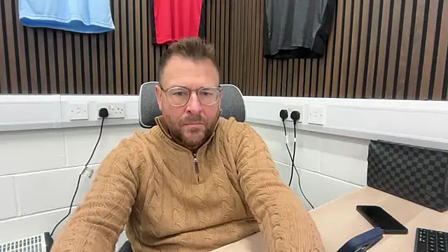 Snapshot of bilf1978 chatting on 02/13/26, 07:26 bilf1978 online show from 02/13/26, 07:26