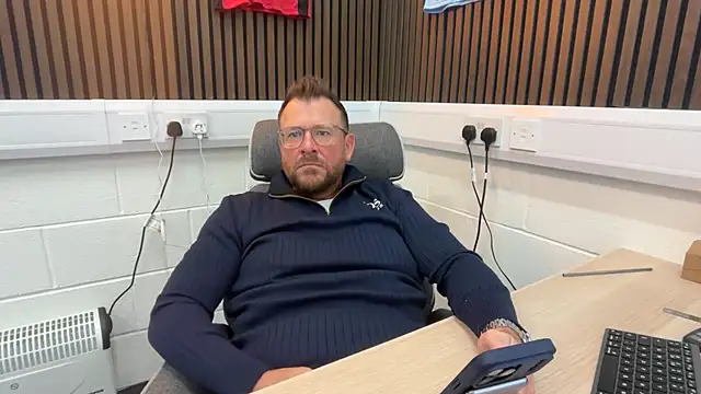 Snapshot of bilf1978 chatting on 02/27/26, 07:30 bilf1978 online show from 02/27/26, 07:30