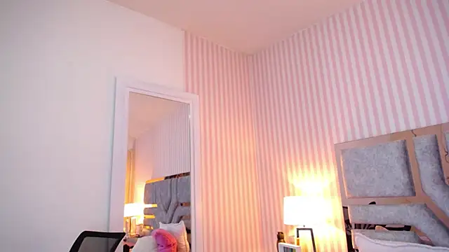 ViictoriaJones  online show from 09/10/25, 12:27