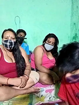 LoveOnStream online show from 11/04/25, 03:55