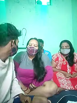 LoveOnStream online show from 11/19/25, 02:00