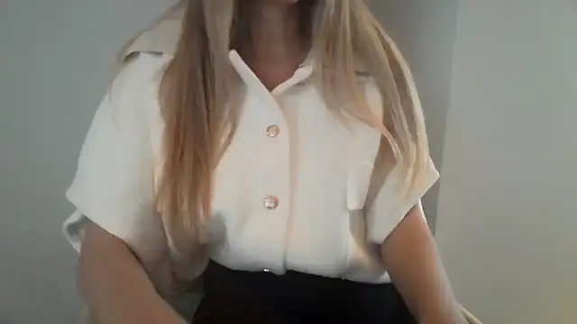 izabellaxoxo online show from 12/17/25, 11:05