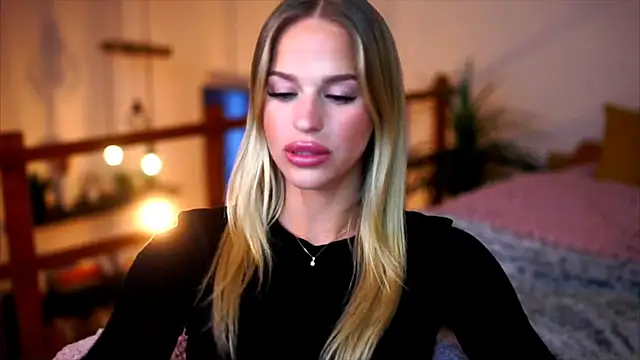 Emilyvanroessel online show from 11/19/25, 05:35