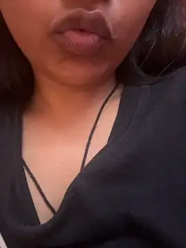 Snapshot of rimasharma_10 chatting on 05/04/26, 02:18 rimasharma 10 online show from 05/04/26, 02:18
