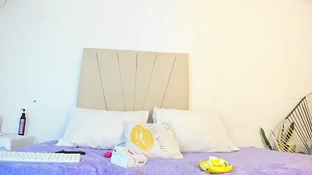  Miaa khalifa  online show from 10/03/25, 02:14