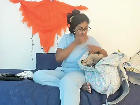  Miaa khalifa  online show from 10/21/25, 12:17