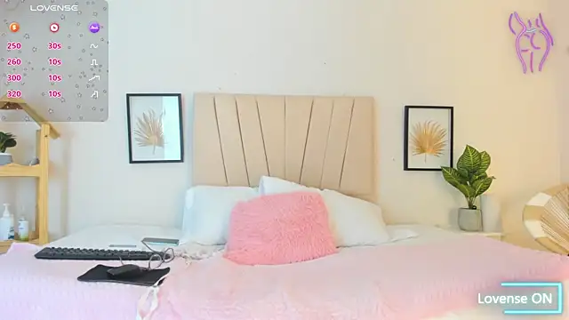  Miaa khalifa  online show from 02/14/26, 12:13