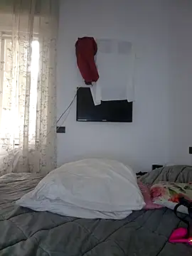 Snapshot of amalia202555 chatting on 11/14/25, 12:37 amalia202555 online show from 11/14/25, 12:37