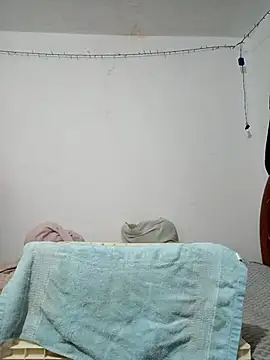 Snapshot of Cesar893 chatting on 11/08/25, 06:24 Cesar893 online show from 11/08/25, 06:24