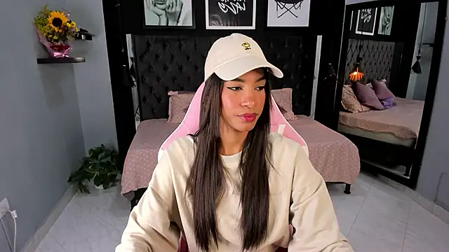 Snapshot of kitty_collins_ chatting on 09/25/25, 10:52 kitty collins online show from 09/25/25, 10:52