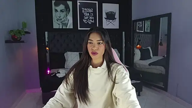 Snapshot of kitty_collins_ chatting on 10/20/25, 11:54 kitty collins online show from 10/20/25, 11:54