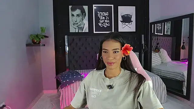 Snapshot of kitty_collins_ chatting on 10/23/25, 11:31 kitty collins online show from 10/23/25, 11:31