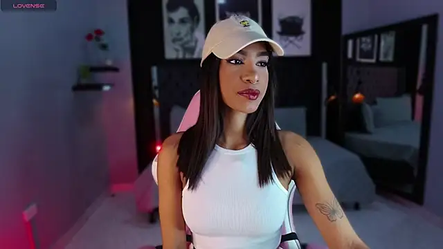 Snapshot of kitty_collins_ chatting on 01/15/26, 11:48 kitty collins online show from 01/15/26, 11:48