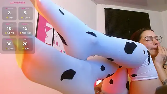 AlanaGarcia19 online show from 11/14/25, 11:53