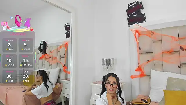 ValerieSoto online show from 10/30/25, 07:36